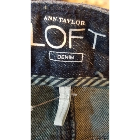 3/$25 Loft Size 2 wide Leg Jeans - Picture 4 of 5